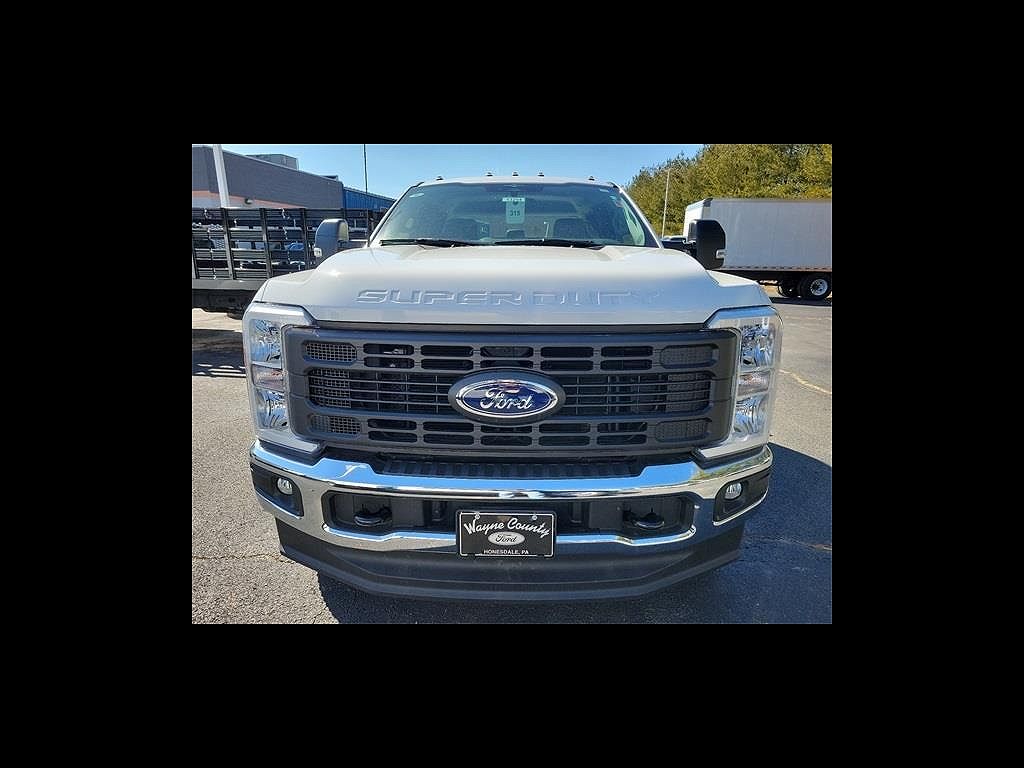 2023 Ford F-250 XL image 1