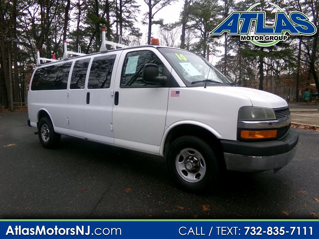 2010 Chevrolet Express 3500 image 0