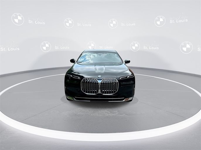 2025 BMW i7
