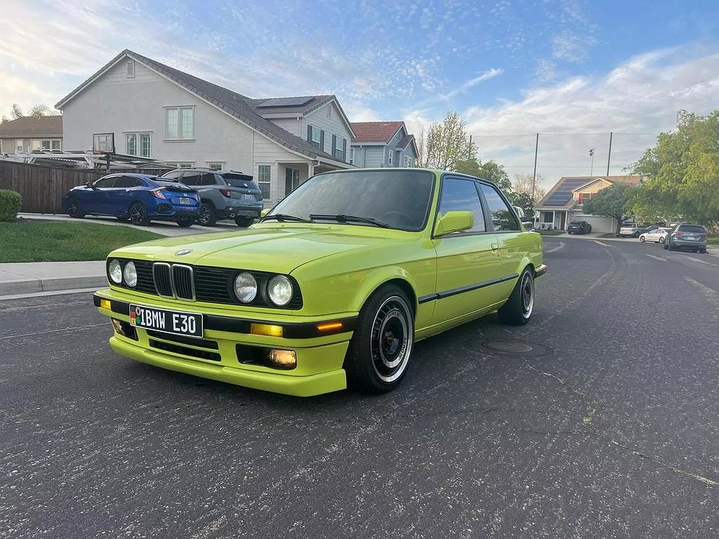 1989 BMW 3 Series 325i image 0