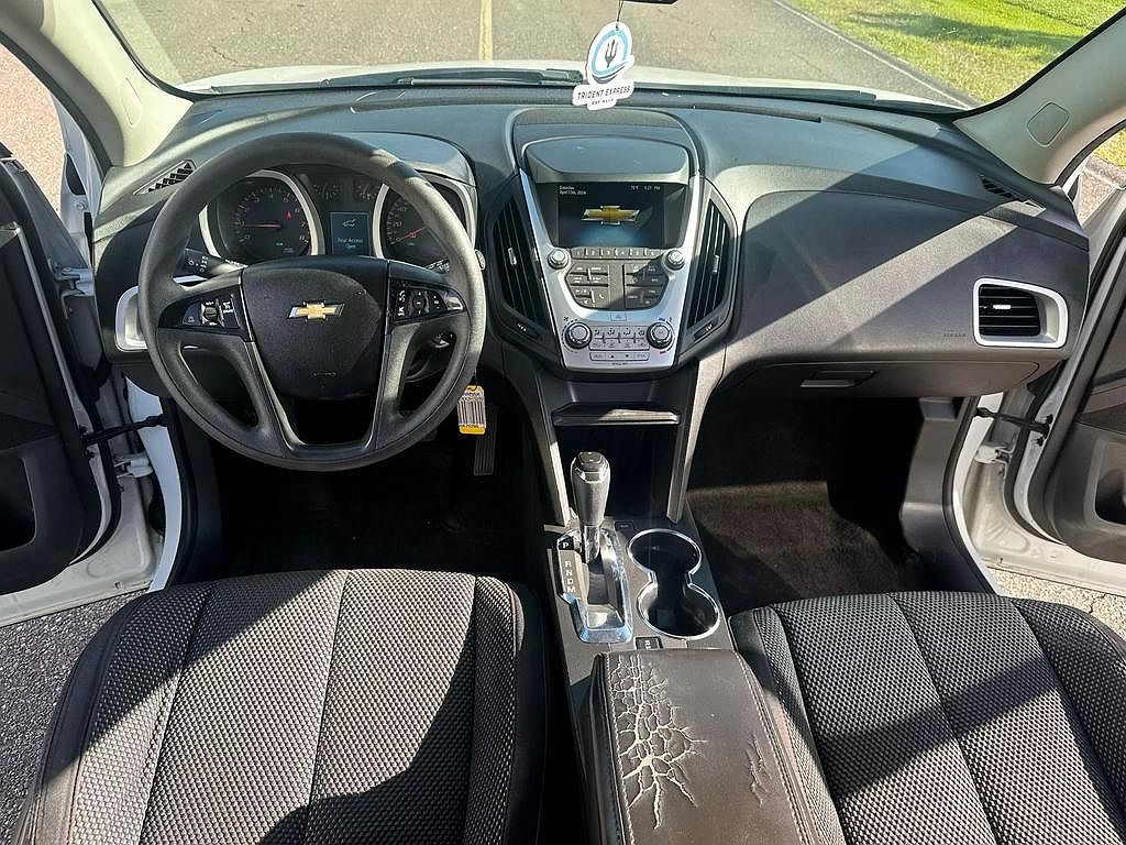 2017 Chevrolet Equinox L image 9
