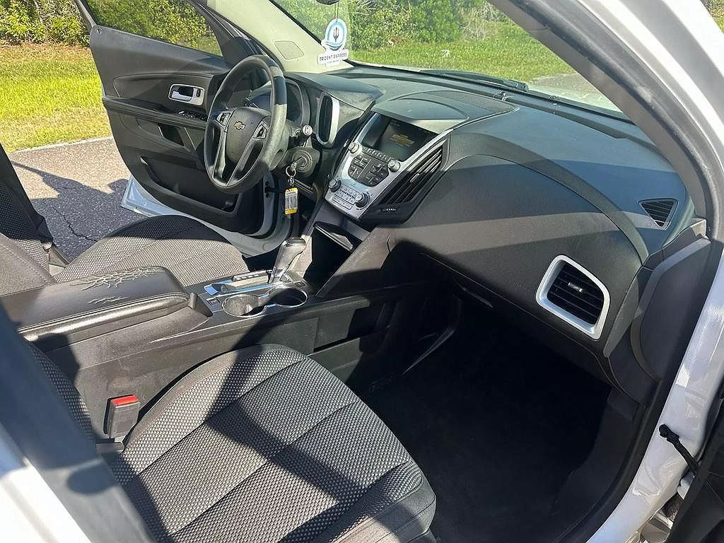 2017 Chevrolet Equinox L image 13