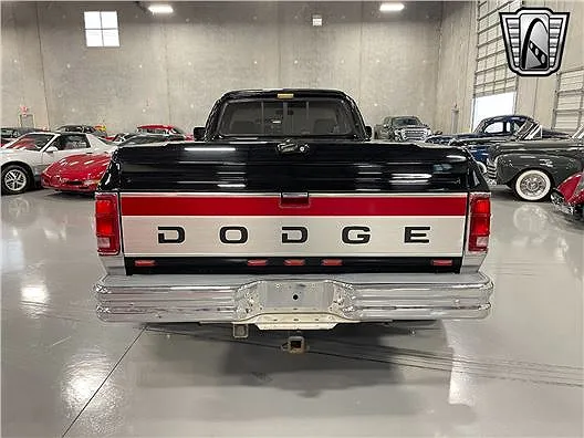 1992 Dodge Ram 350 null image 3
