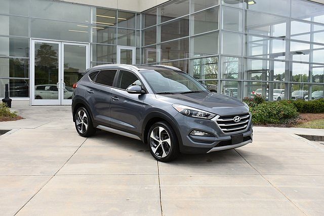 2017 Hyundai Tucson Sport image 1