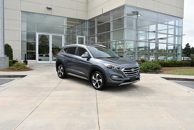 2017 Hyundai Tucson Sport image 2