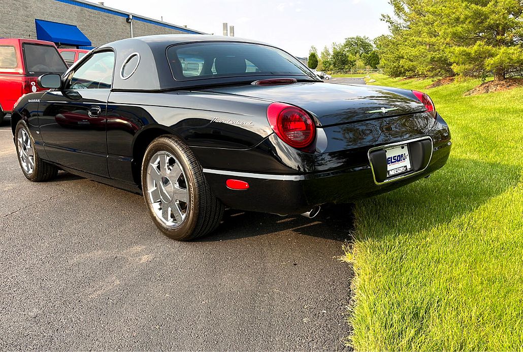 2003 Ford Thunderbird Deluxe image 4