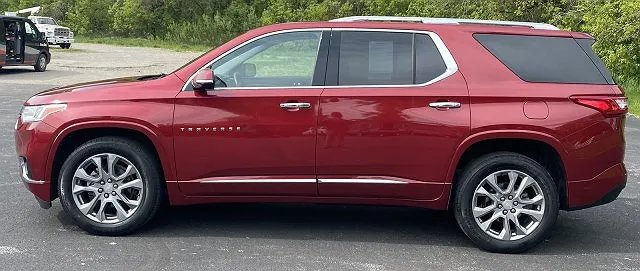 2019 Chevrolet Traverse Premier image 1