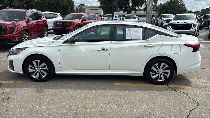 2025 Nissan Altima
