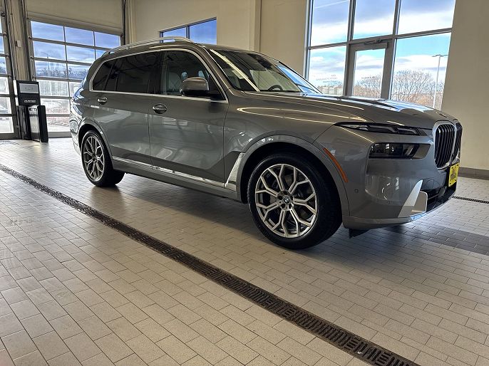 2025 BMW X7
