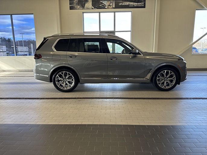 2025 BMW X7