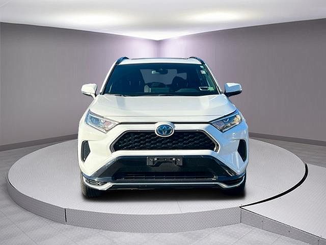 2021 Toyota RAV4 SE image 1
