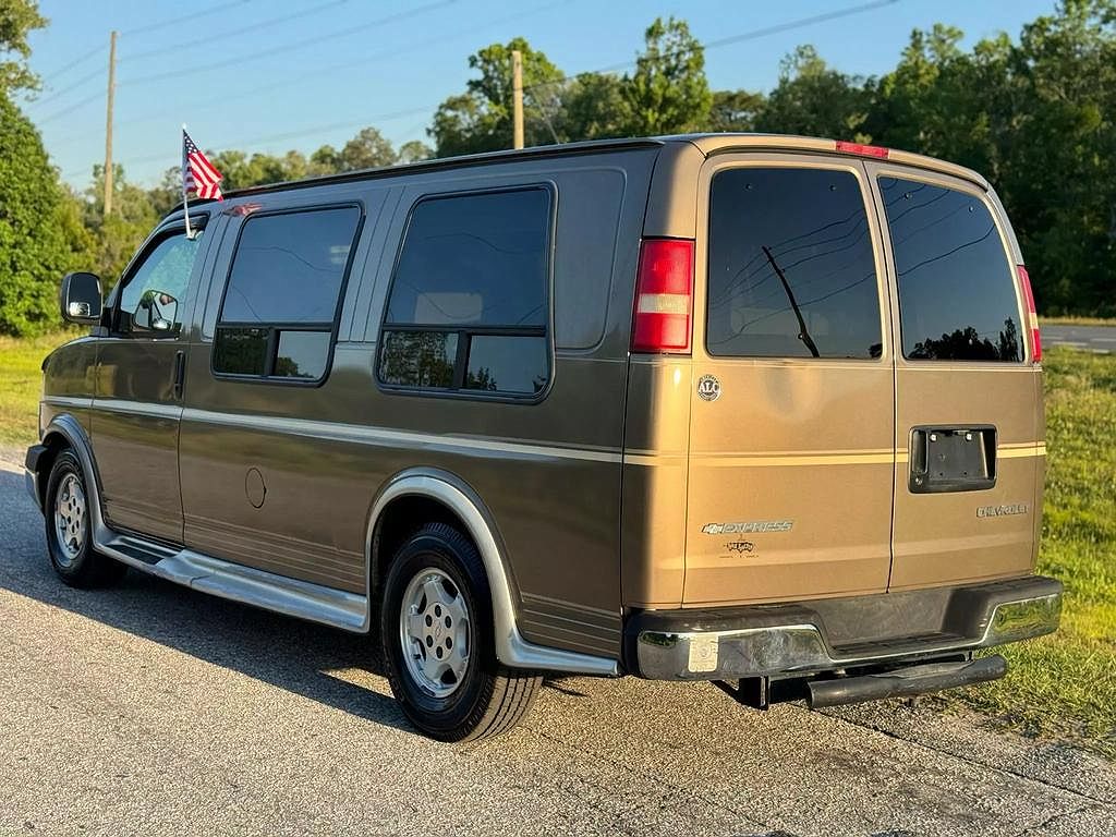 2004 Chevrolet Express 1500 image 4