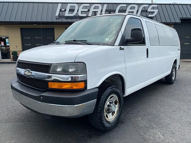 2008 Chevrolet Express 3500 image 0