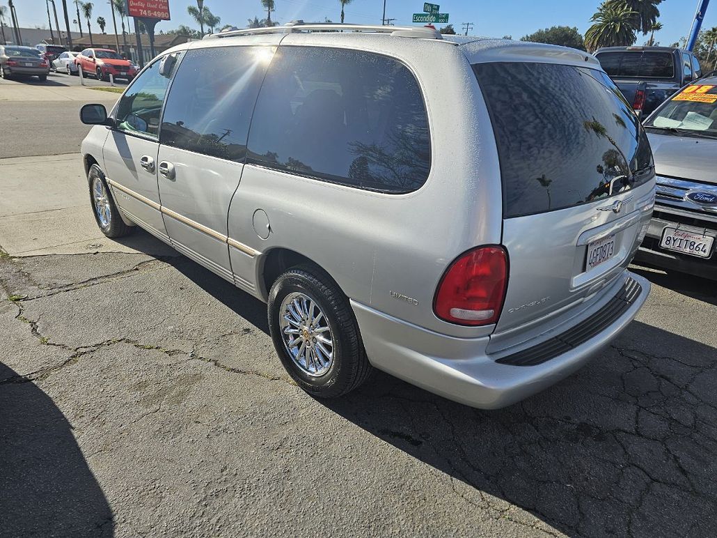 1999 Chrysler Town & Country Limited Edition image 5