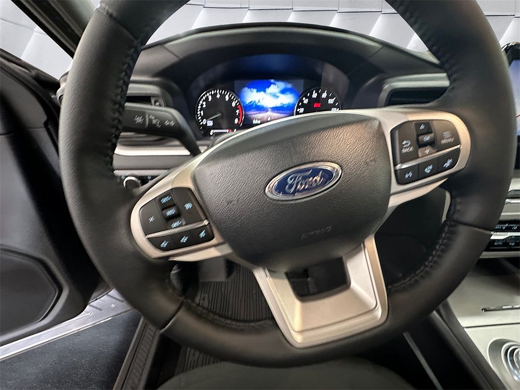 2024 Ford Explorer XLT image 5