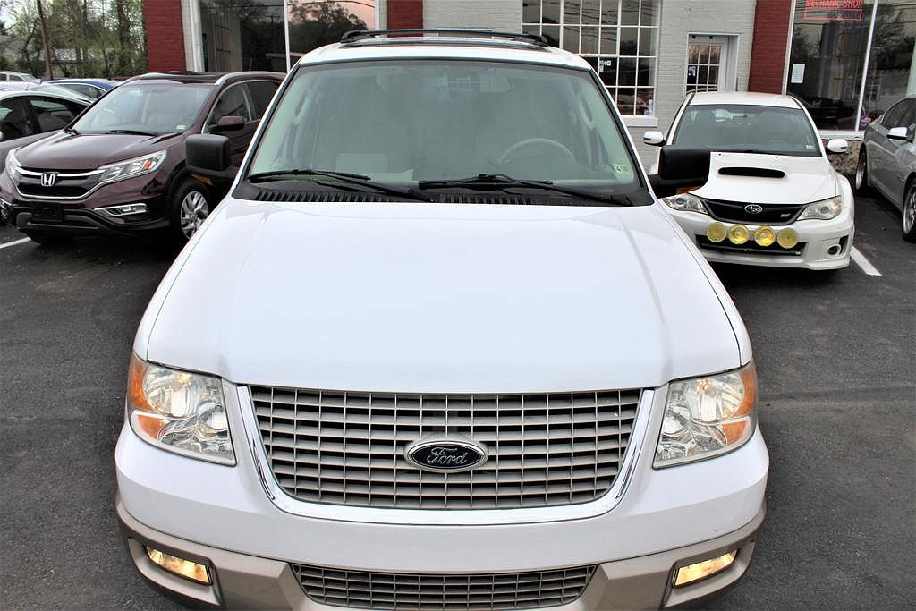 2004 Ford Expedition Eddie Bauer image 3