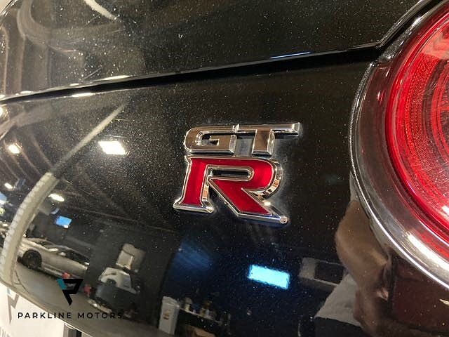 2017 Nissan GT-R NISMO image 14
