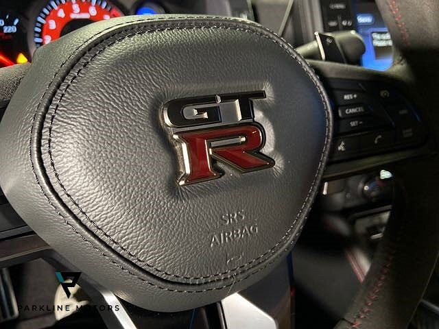 2017 Nissan GT-R NISMO image 35