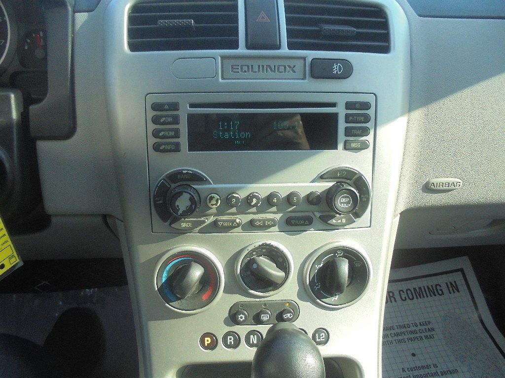 2005 Chevrolet Equinox LS image 17
