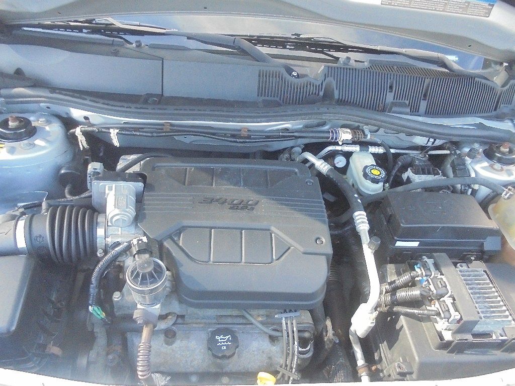 2005 Chevrolet Equinox LS image 21