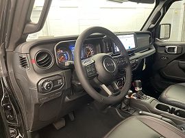 2025 Jeep Gladiator