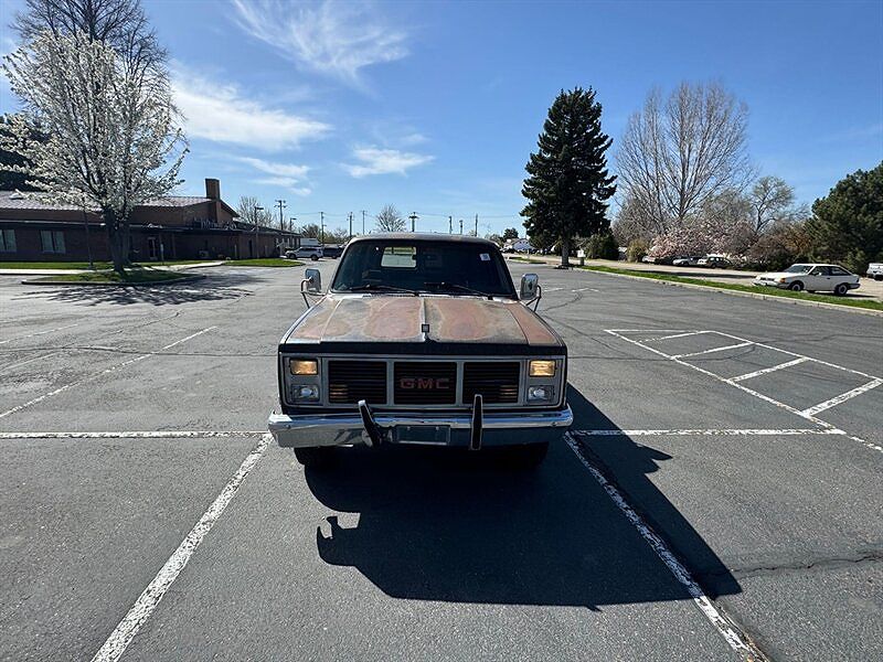 1985 GMC Suburban 2500 image 0