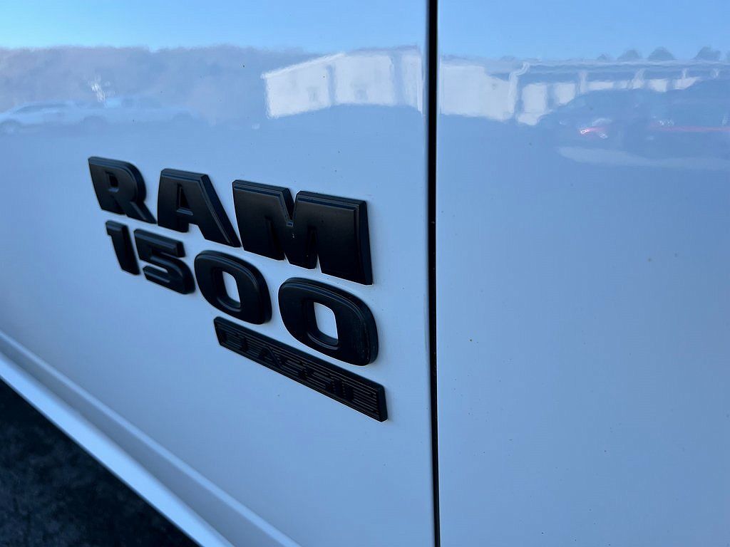 2019 Ram 1500 SLT image 1