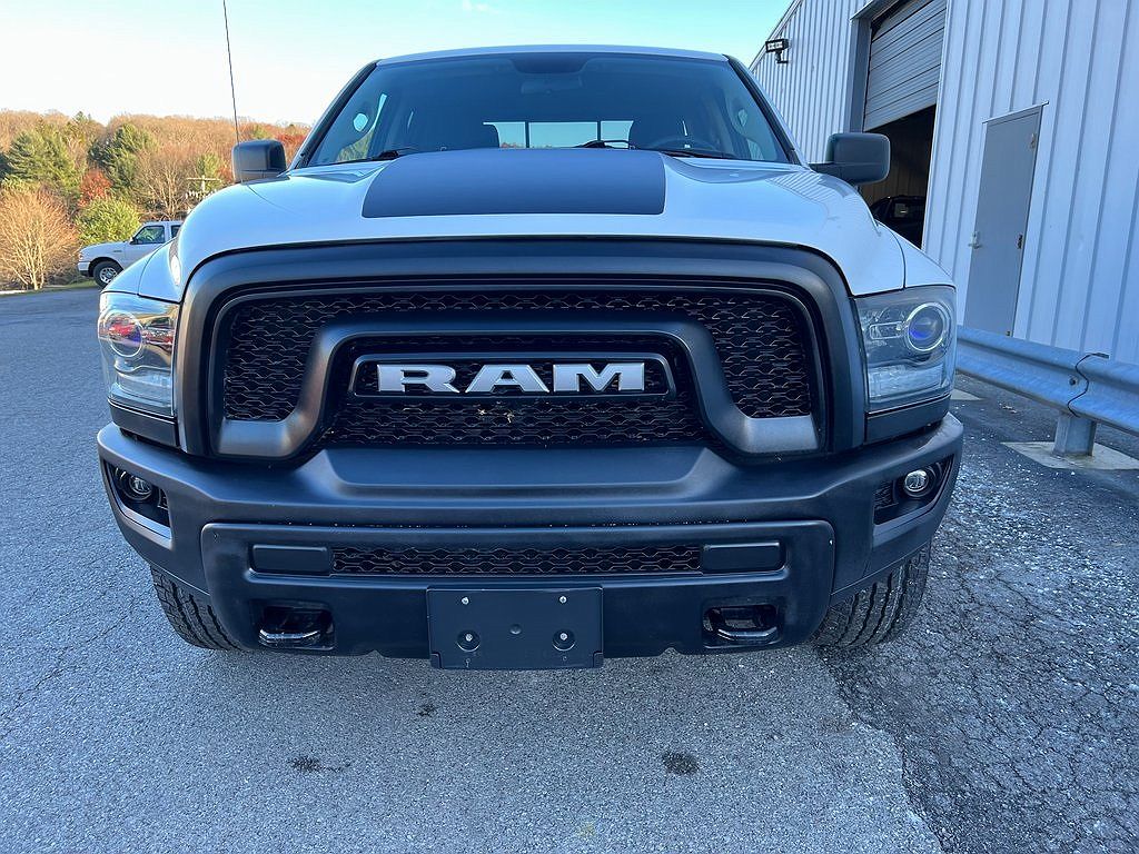 2019 Ram 1500 SLT image 3