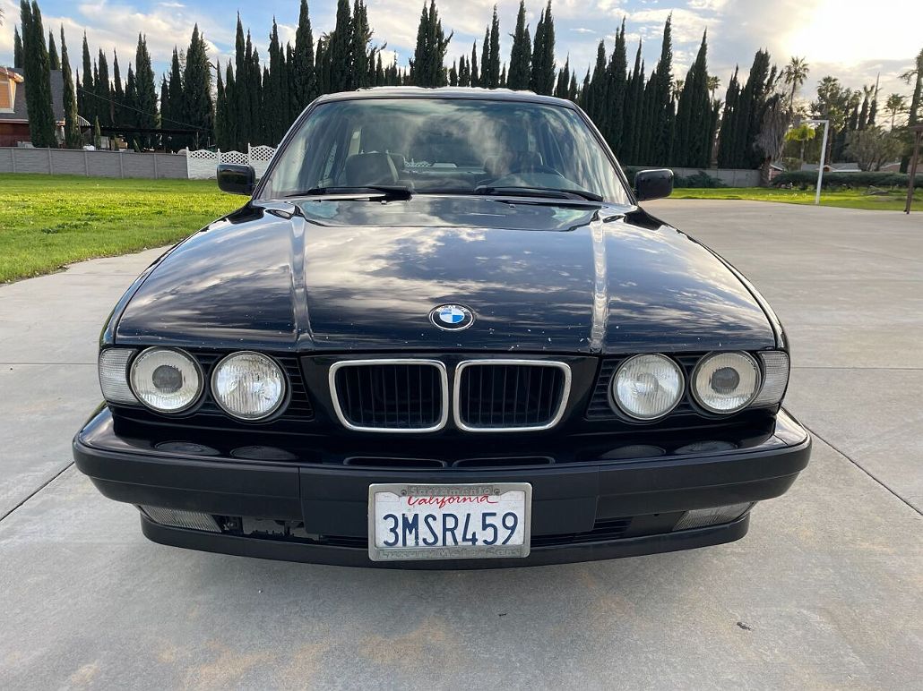 1995 BMW 5 Series 540i image 1