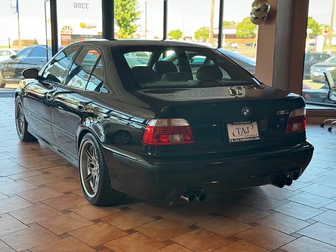 2002 BMW M5