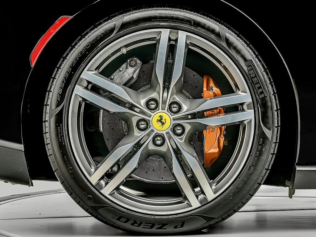 2020 Ferrari Portofino null image 20