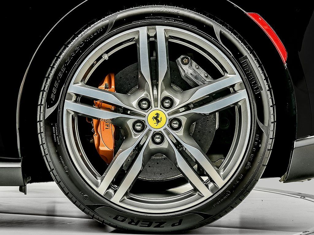 2020 Ferrari Portofino null image 21