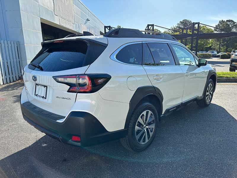 2024 Subaru Outback Premium image 2