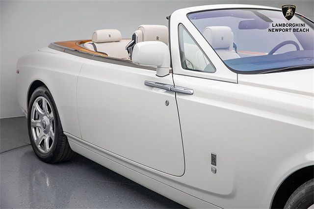 2015 Rolls-Royce Phantom Drophead image 4
