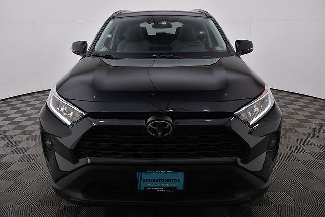 2021 Toyota RAV4 XLE image 2