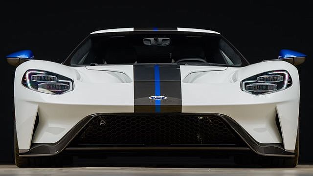 2021 Ford GT null image 2