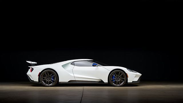 2021 Ford GT null image 4
