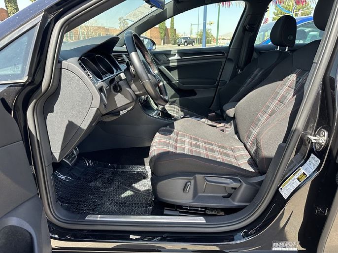2017 Volkswagen Golf