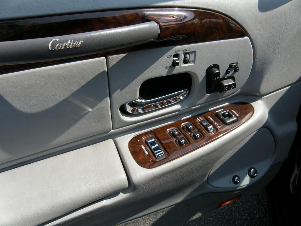 2000 Lincoln Town Car Cartier image 9