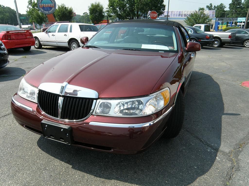 2000 Lincoln Town Car Cartier image 4