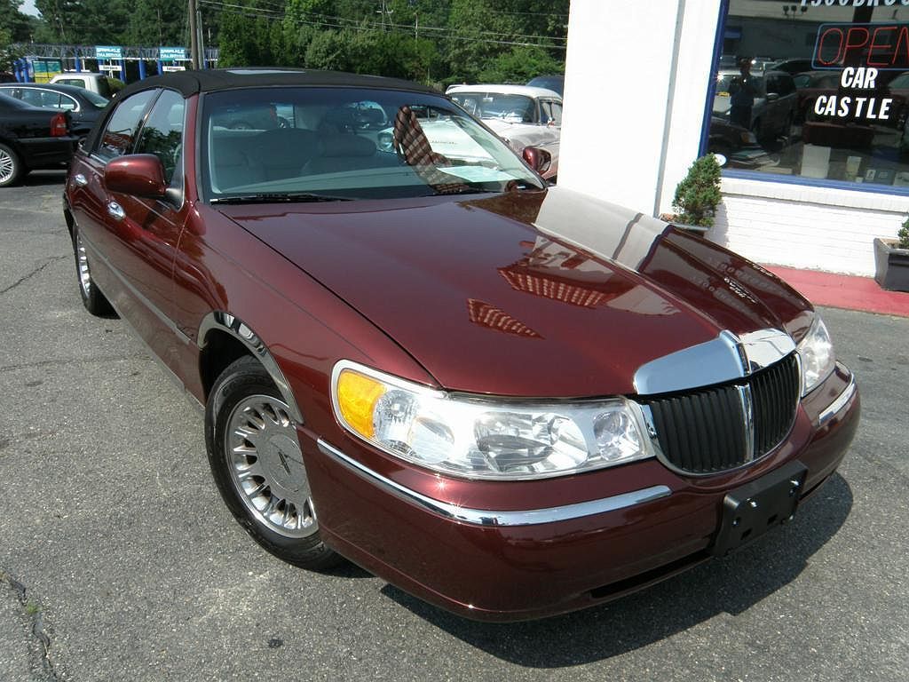 2000 Lincoln Town Car Cartier image 5