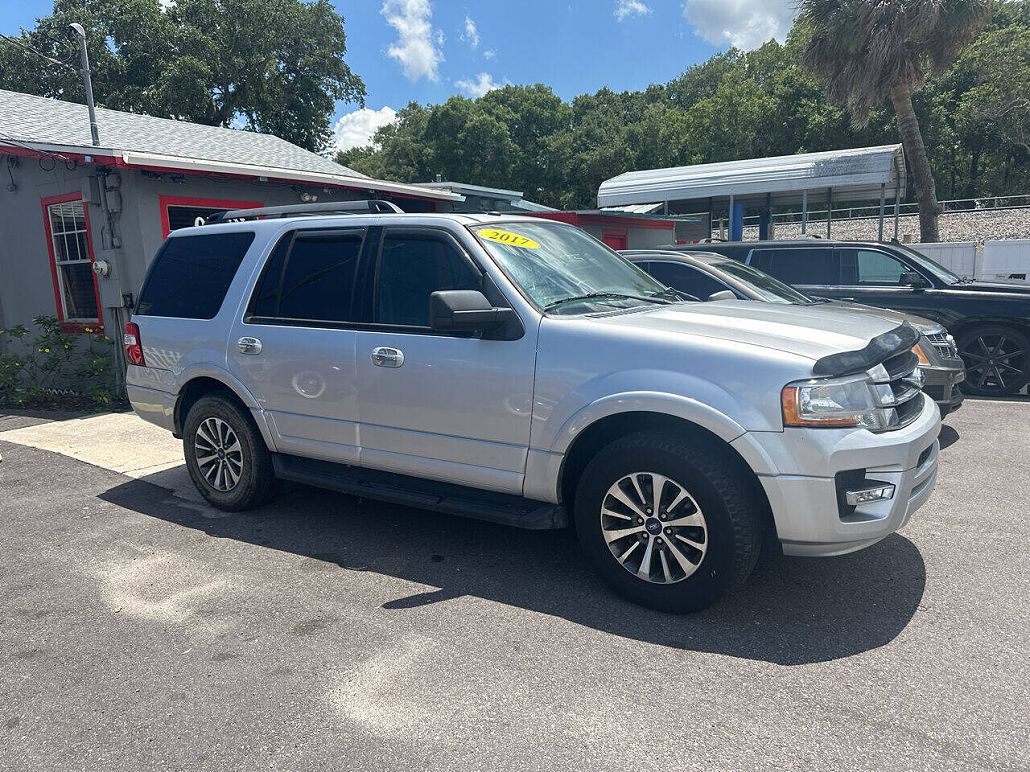 2017 Ford Expedition XLT image 3