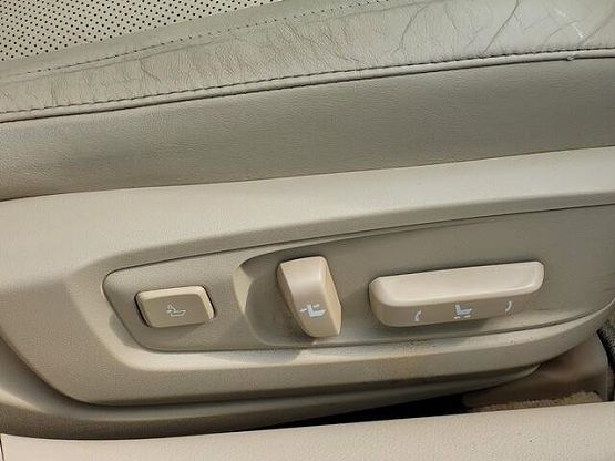 2013 Lexus ES 350 photo 11