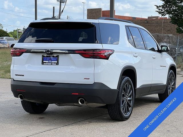 2023 Chevrolet Traverse RS image 3