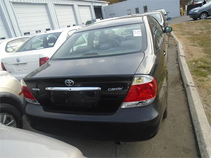 2006 Toyota Camry LE image 1