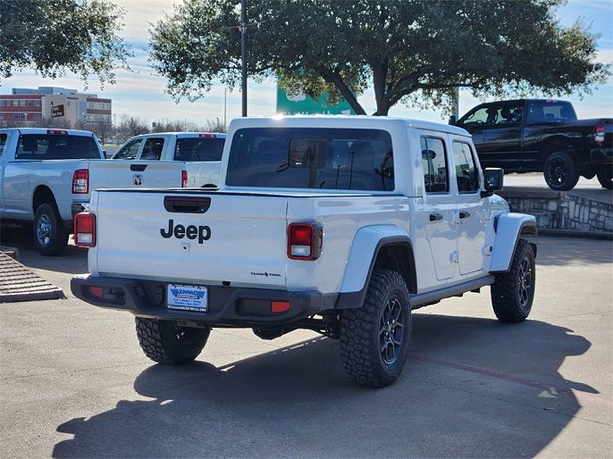 2025 Jeep Gladiator
