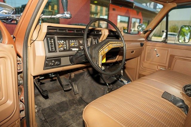 1986 Ford F-350 null image 38