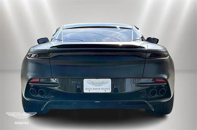 2022 Aston Martin DBS