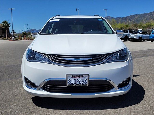 2019 Chrysler Pacifica Limited image 1