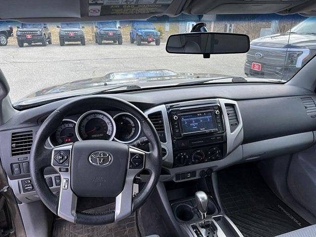2015 Toyota Tacoma null image 13